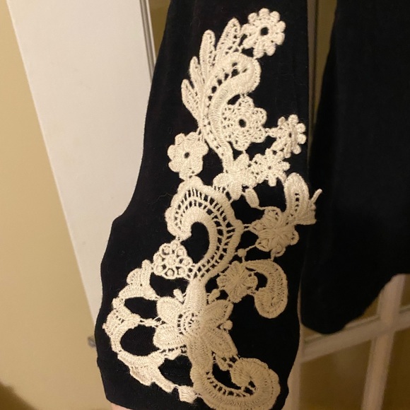 Mink pink black long sleeve mini dress with white lace appliqué - Picture 2 of 5
